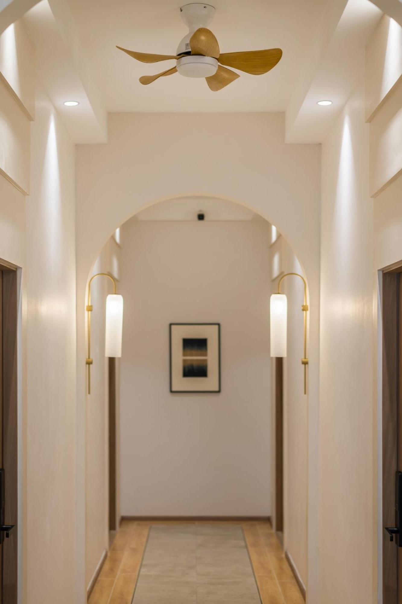 Upstairs At Ton Ton Hotel Банкок Екстериор снимка